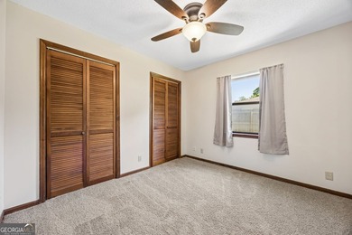 Welcome home to this beautifully refreshed 3-bedroom, 2-bath - photo 23