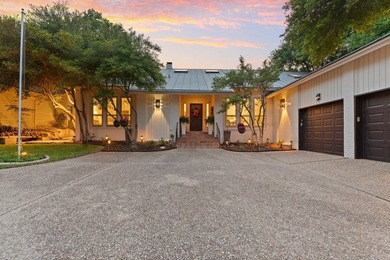 Welcome to a beautifully appointed home in the heart of - photo 2