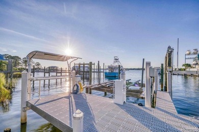 WATERFRONT PERFECTION - ONE OF A KIND! This exceptional 3 bed, 3 - photo 4