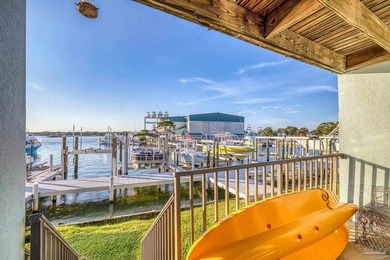 WATERFRONT PERFECTION - ONE OF A KIND! This exceptional 3 bed, 3 - photo 6