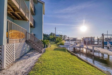 WATERFRONT PERFECTION - ONE OF A KIND! This exceptional 3 bed, 3 - photo 10