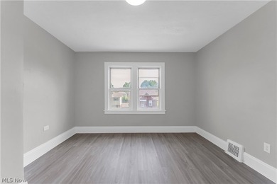 This beautifully renovated 3-bedroom, 2-bathroom home offers - photo 15