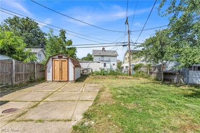 This beautifully renovated 3-bedroom, 2-bathroom home offers - photo 25