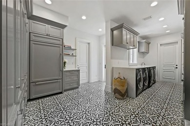 Nestled behind the private gates of Bay Colony Shores, this - photo 31