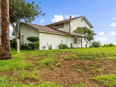 This spacious residence offers 4 bedrooms, 3.5 baths, and a - photo 3