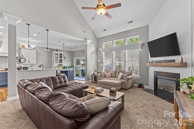 Welcome to the charming Glen Grove community, convenient to all - photo 14