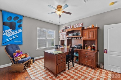 Welcome to the charming Glen Grove community, convenient to all - photo 24