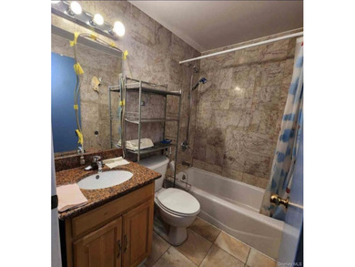 Prime Flushing Location! Spacious 2-bedroom, 2-bathroom - photo 3