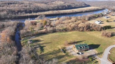 River Lodge features; 7 bedrooms, 9 baths, large conference room