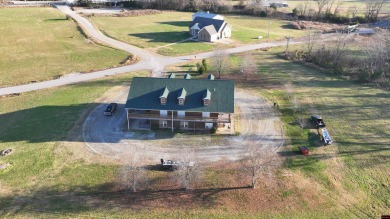 River Lodge features; 7 bedrooms, 9 baths, large conference room