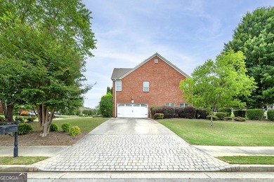 Welcome to Traditional elegant living in this 4 sided brick - photo 5