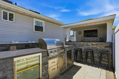 Welcome to your very own slice of paradise in the heart of the - photo 38