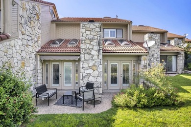 Welcome to StoneGate Manor Town Home #4. This beautiful and - photo 1
