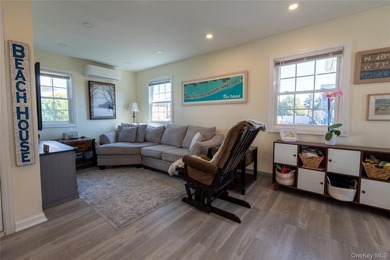 Welcome to this sun-drenched, impeccably maintained 3-bedroom, 2 - photo 4