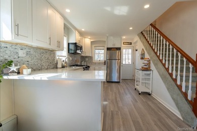 Welcome to this sun-drenched, impeccably maintained 3-bedroom, 2 - photo 6