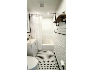 Welcome to this sun-drenched, impeccably maintained 3-bedroom, 2 - photo 9