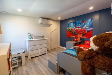 Welcome to this sun-drenched, impeccably maintained 3-bedroom, 2 - photo 10
