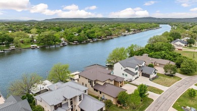Life is better on Lake LBJ! This stylish custom-built lake house - photo 3