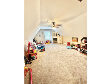 Enjoy country living with plenty of space inside and out in this - photo 16