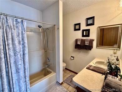 RARE CONDO NOW AVAILABLE!! Jonathan's Landing top floor, end - photo 17