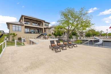 Life is better on Lake LBJ! This stylish custom-built lake house - photo 8
