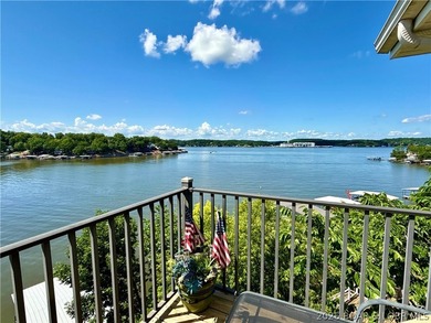 RARE CONDO NOW AVAILABLE!! Jonathan's Landing top floor, end - photo 27
