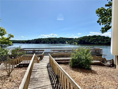 RARE CONDO NOW AVAILABLE!! Jonathan's Landing top floor, end - photo 30