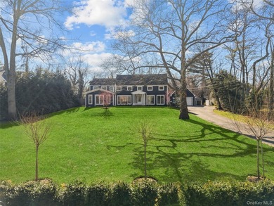 Welcome to 930 Smith Lane in the VILLAGE OF HEWLETT NECK, a - photo 4