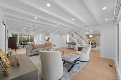 Welcome to 930 Smith Lane in the VILLAGE OF HEWLETT NECK, a - photo 8
