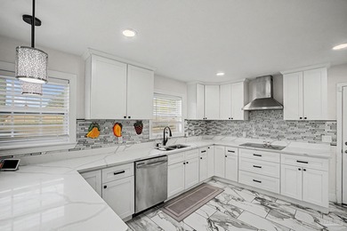 Spacious 5-6 Bedroom Pool Home with Office & Private Tropical - photo 8