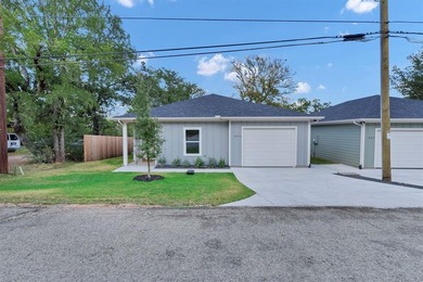 This brand-new 3-bedroom, 2-bathroom home offers 1,287 sq. ft - Lake Home For Sale in Granbury, Texas