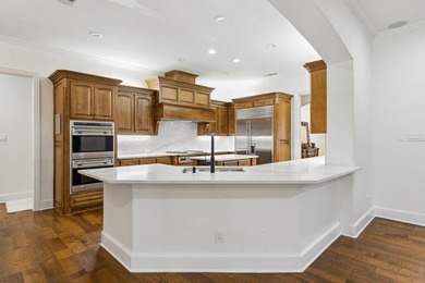 Located within the prestigious golf community of Castle Hills - photo 11