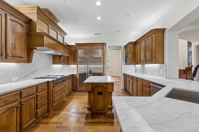 Located within the prestigious golf community of Castle Hills - photo 12