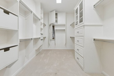 Located within the prestigious golf community of Castle Hills - photo 20