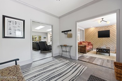 Gorgeous completely renovated home on one floor inside the gates - photo 8