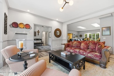 Gorgeous completely renovated home on one floor inside the gates - photo 10