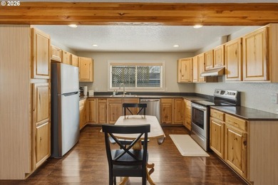 MOTIVATED SELLER - Wonderful 4 bedroom 2 full bathroom updated - photo 12