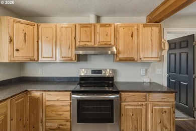 MOTIVATED SELLER - Wonderful 4 bedroom 2 full bathroom updated - photo 15