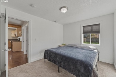 MOTIVATED SELLER - Wonderful 4 bedroom 2 full bathroom updated - photo 19