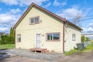 MOTIVATED SELLER - Wonderful 4 bedroom 2 full bathroom updated - photo 31