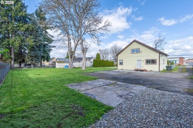 MOTIVATED SELLER - Wonderful 4 bedroom 2 full bathroom updated - photo 34