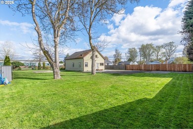 MOTIVATED SELLER - Wonderful 4 bedroom 2 full bathroom updated - photo 35