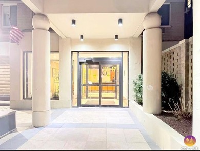 Rare High-Floor Gem near Forest Hills Gardens - Oversized Studio - photo 1