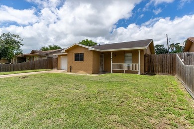 Motivated Seller! Charming 3-bedroom Corpus Christi home with a - photo 2