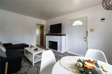 Motivated Seller! Charming 3-bedroom Corpus Christi home with a - photo 3