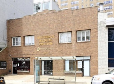 Prime Investment Opportunity!! A two-story 11,000 square foot - photo 1