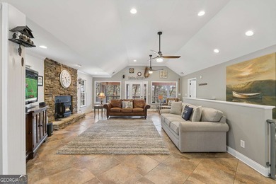 This exceptional lakefront retreat offers the perfect blend of - photo 11
