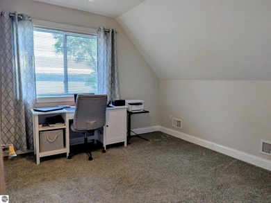 Beautiful, newer 3 bed, 2 bath home situated on 50-ft of - photo 13