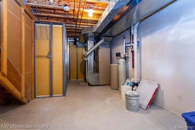 Rare opportunity to be a part of the coveted golf community in - photo 32