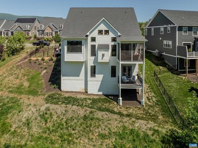 Like-new, stunning 3,700 sq ft modern farmhouse in Old Trail - photo 3
